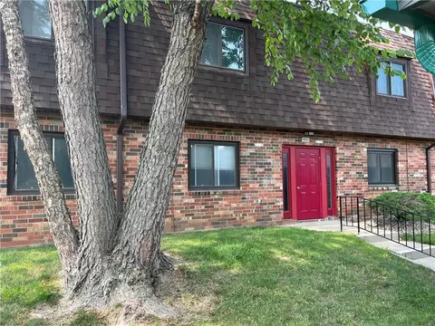 4601 Woodland Ave #1, West Des Moines, IA 50266