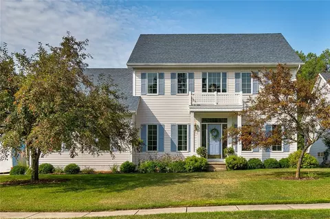 5744 Foxboro Rd, Johnston, IA 50131