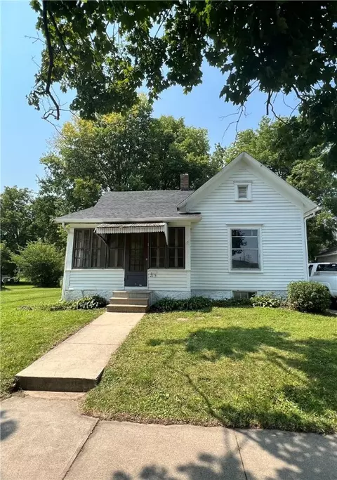 2119 W 2nd St, Perry, IA 50220