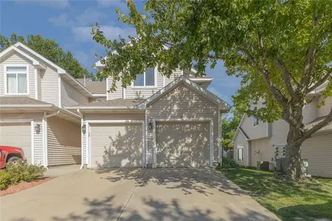 6800 Ashworth Rd #106, West Des Moines, IA 50266