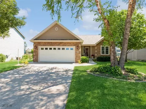 1305 NW Maple St, Ankeny, IA 50023