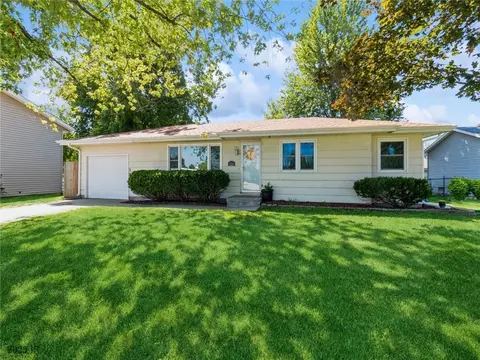 1221 S 5th Ave E, Newton, IA 50208