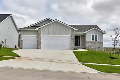 155 E Bridge Rd, Polk City, IA 50226