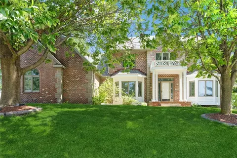 1066 Burr Oaks Dr, West Des Moines, IA 50266
