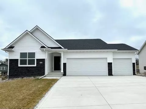 164 E Bridge Rd, Polk City, IA 50226