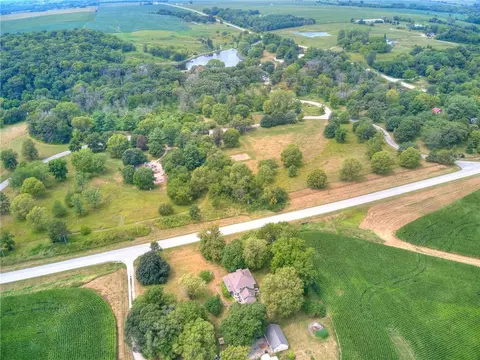 4425 NE 108th St, Mitchellville, IA 50169