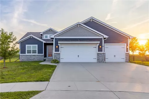3915 NW 14th Ct, Ankeny, IA 50023