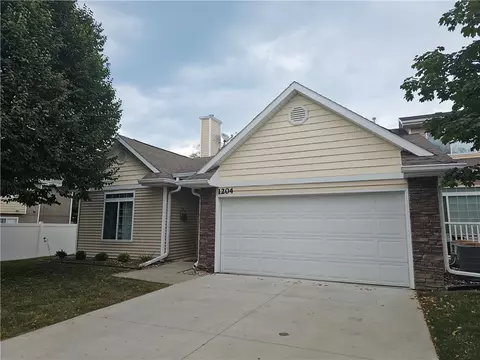 1204 SE Birch Ln, Ankeny, IA 50021