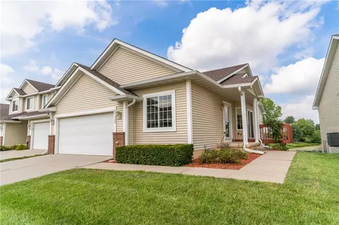 6530 SE Sweetgrass Ln, Pleasant Hill, IA 50327
