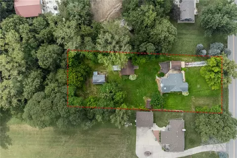 955 SE 60th St, Pleasant Hill, IA 50327