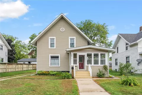 203 3rd Ave, Charles City, IA 50616