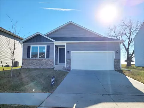 1150 35th St SW, Altoona, IA 50009