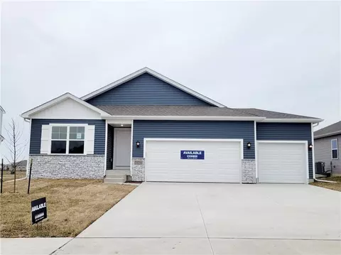 1020 Dee St SE, Bondurant, IA 50035