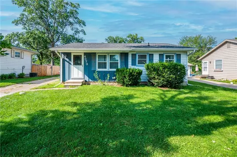 4673 Wakonda Dr, Norwalk, IA 50211