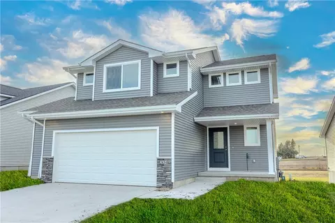 304 Fireside Dr NW, Bondurant, IA 50035