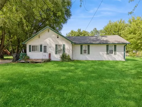 355 NW 50th Pl, Des Moines, IA 50313