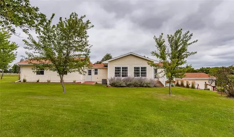18708 Delaware Pl, Carlisle, IA 50047
