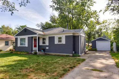 4111 40th St, Des Moines, IA 50310