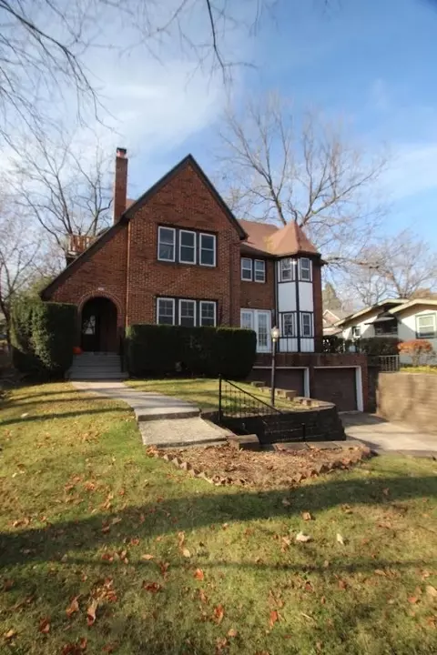 718 34th St, Des Moines, IA 50312