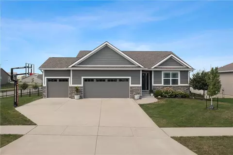 3814 NW 11th St, Ankeny, IA 50023