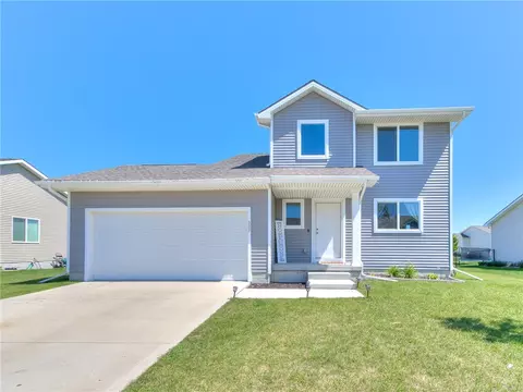 307 NE Monroe Ave, Elkhart, IA 50073