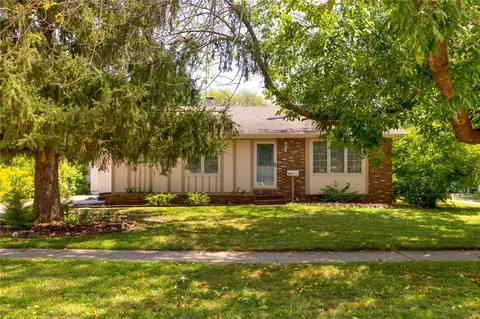 709 NW Beechwood St, Ankeny, IA 50023