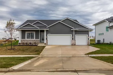 535 Napoli Ave, West Des Moines, IA 50266
