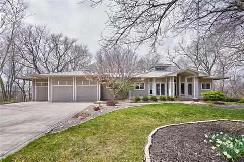 35423 Cabernet Cir, Waukee, IA 50263
