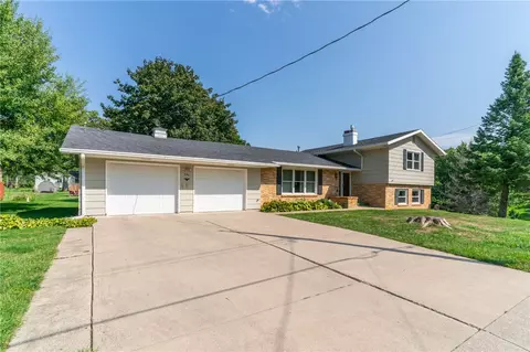 540 S Oak Park Ave, Colfax, IA 50054