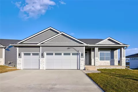 515 NW Mosaic Ave, Waukee, IA 50263