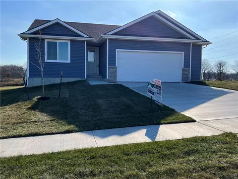 2804 Pilgrim Dr SW, Altoona, IA 50009