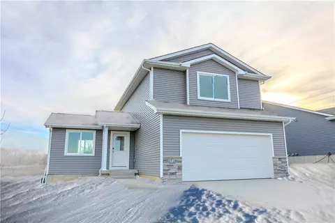 2728 Pilgrim Dr SW, Altoona, IA 50009