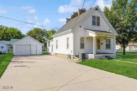 1003 S 5th Ave E, Newton, IA 50208