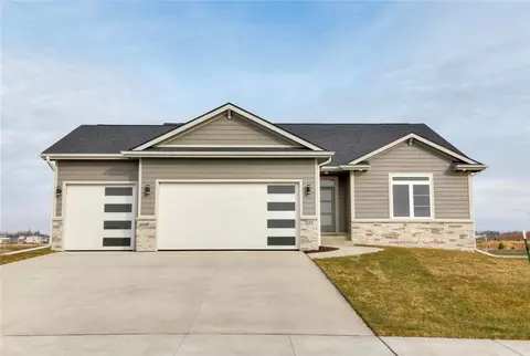 525 NW Mosaic Ave, Waukee, IA 50263