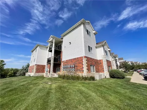 6255 Beechtree Dr #3203, West Des Moines, IA 50266