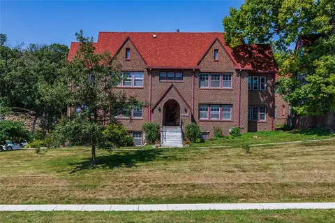 4345 Grand Ave #1, Des Moines, IA 50312