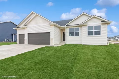 2604 NW 23rd St, Ankeny, IA 50023