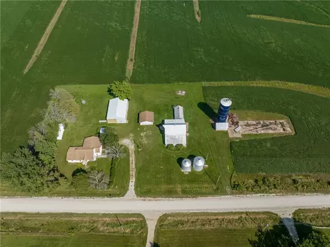 1662 Fieldstone Ave, Earlham, IA 50072
