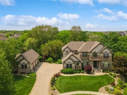 4622 151st St, Urbandale, IA 50323