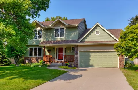 1004 58th St, West Des Moines, IA 50266