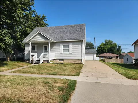 913 E Main St, Knoxville, IA 50138