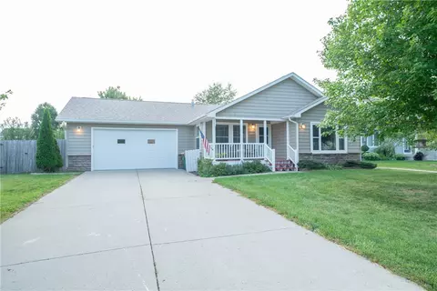 905 N 15th Ave, Winterset, IA 50273