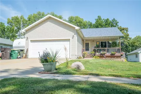 311 E Filmore St, Winterset, IA 50273
