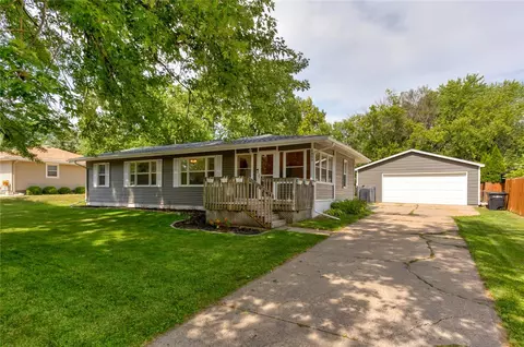 1405 4th St SW, Altoona, IA 50009