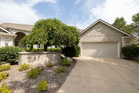13545 Village Ct, Clive, IA 50325