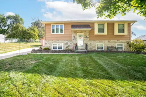 6631 NW 51st St, Johnston, IA 50131