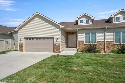 604 S Y St, Indianola, IA 50125