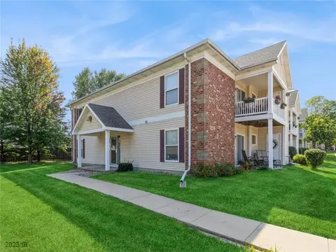 2119 NW 159th St #36, Clive, IA 50325