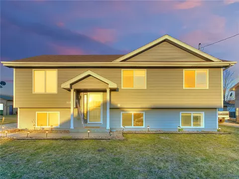 310 NE Allison Ave, Elkhart, IA 50073