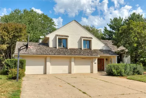 3701 Brookview Dr, West Des Moines, IA 50265